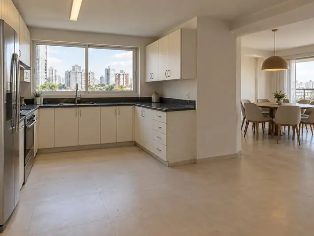 Cozinha vazia antes dos armários sob medida